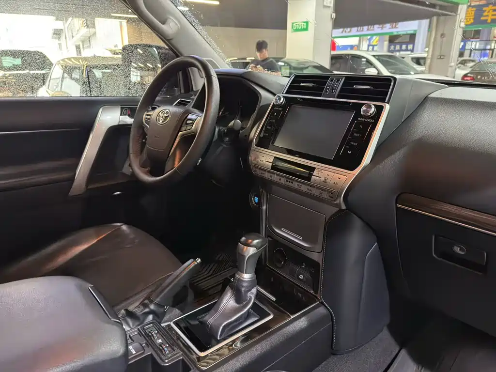 Toyota Prado — миниатюра 8