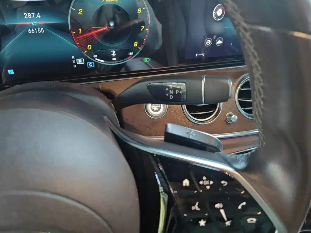 Mercedes-Benz E-Class — миниатюра 7