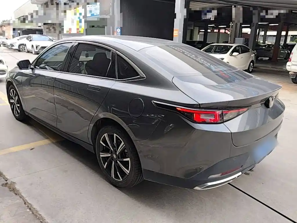 Changan Eado — миниатюра 5