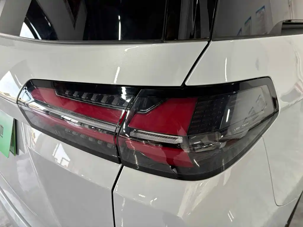 Wuling Xingguang 730 New Energy — миниатюра 12