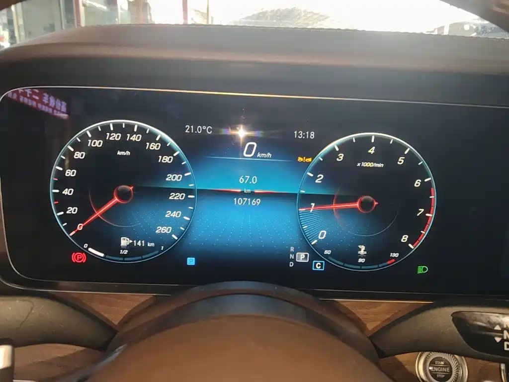 Mercedes-Benz E-Class — миниатюра 12