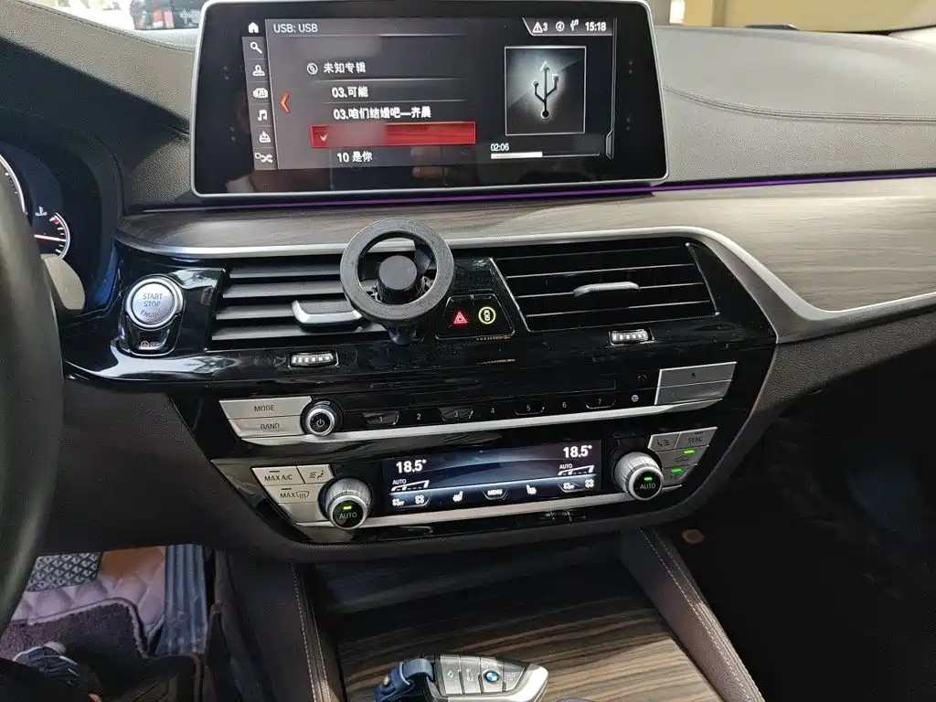 BMW 5 Series — миниатюра 6