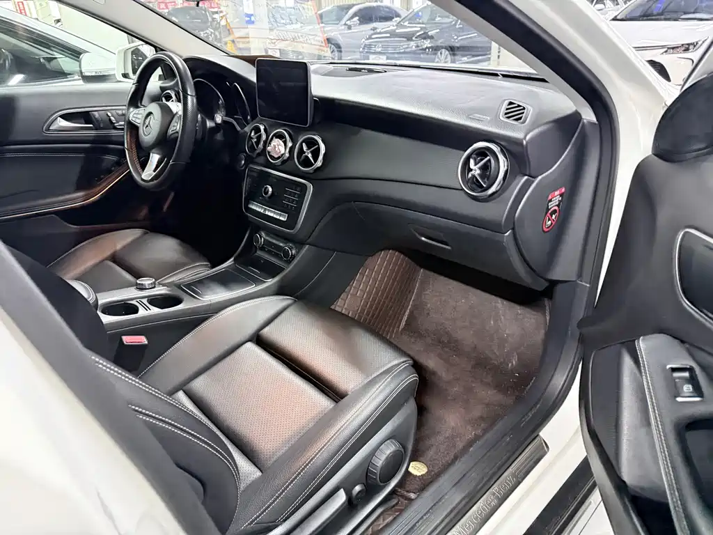 Mercedes-Benz GLA — миниатюра 21
