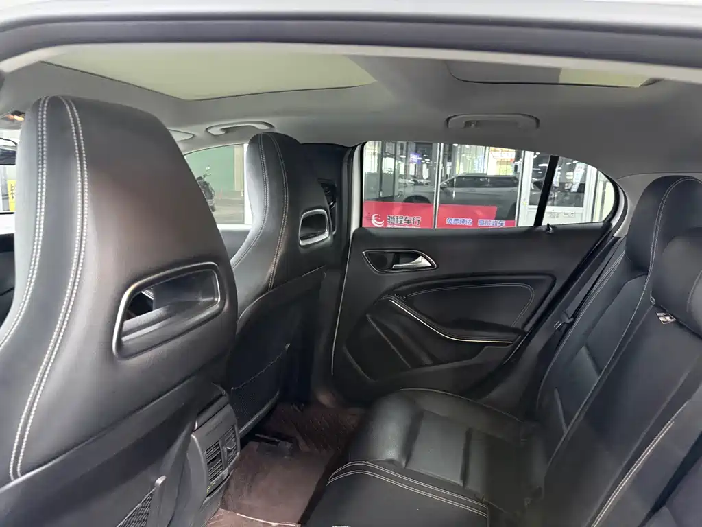 Mercedes-Benz GLA — миниатюра 12