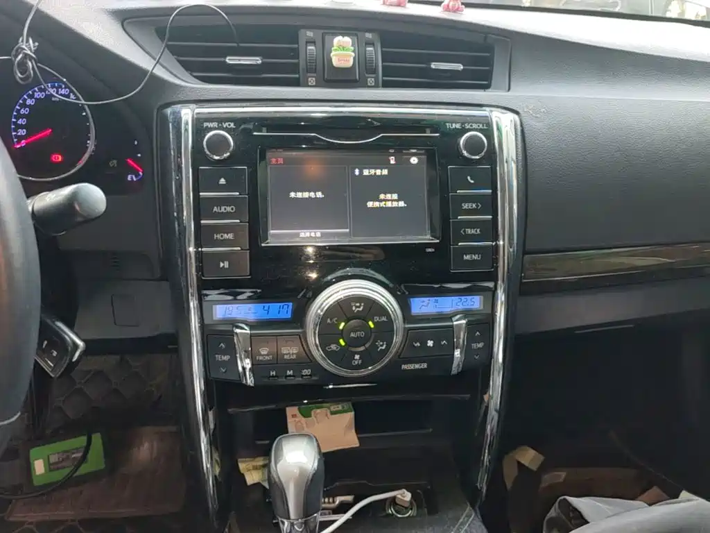 Toyota Reiz — миниатюра 13