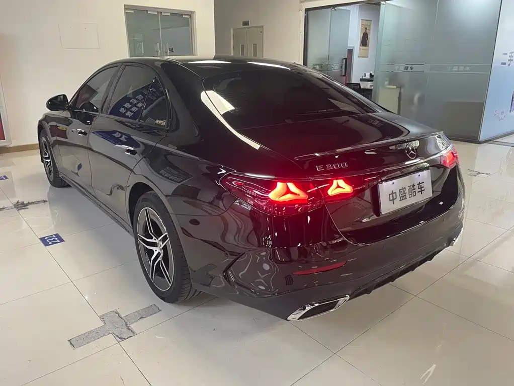 Mercedes-Benz E-Class (Import) — миниатюра 5