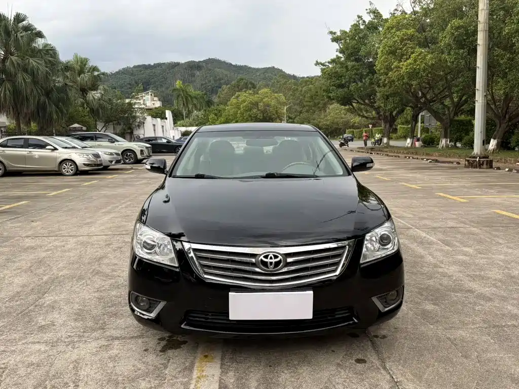 Toyota Camry — миниатюра 9