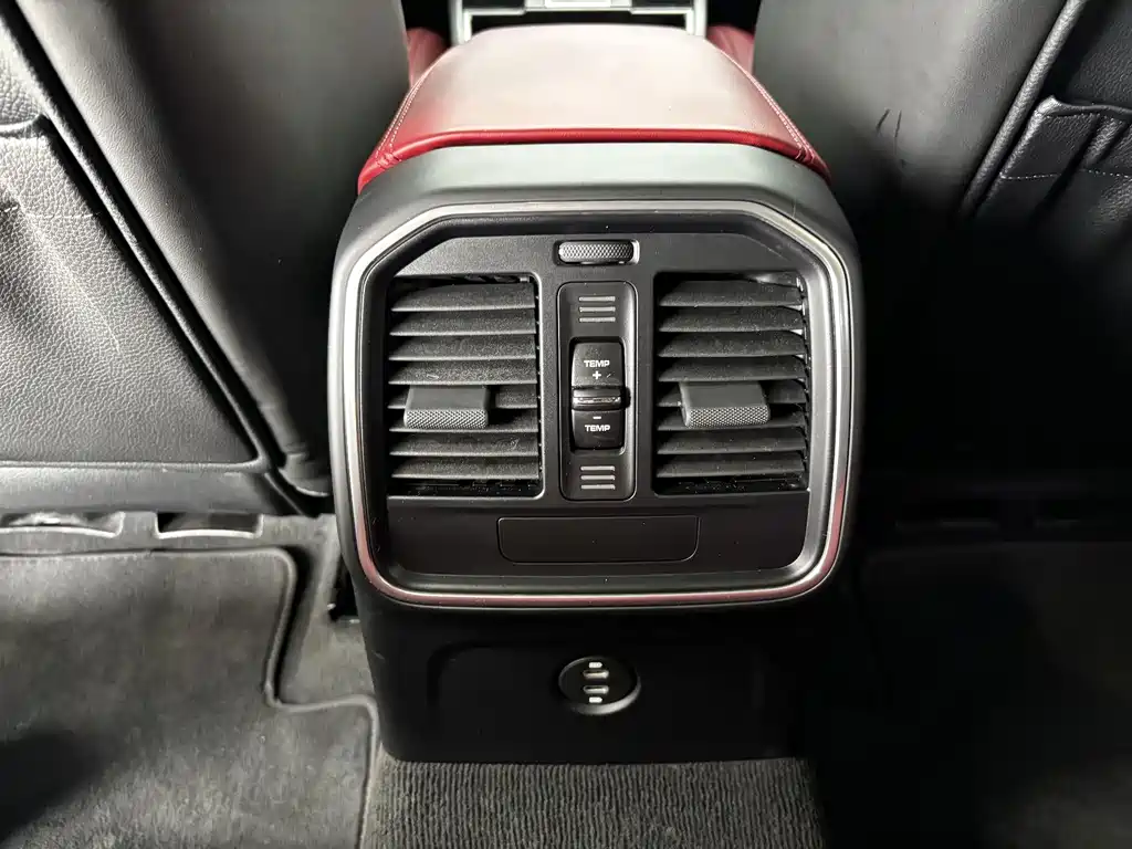 Porsche Macan — миниатюра 19