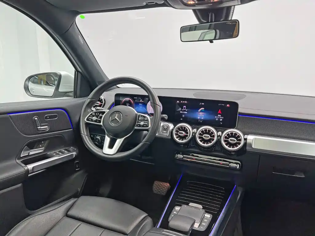 Mercedes-Benz GLB — миниатюра 24