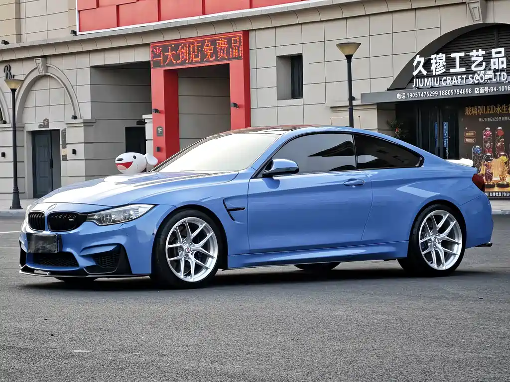 BMW M4 — миниатюра 3