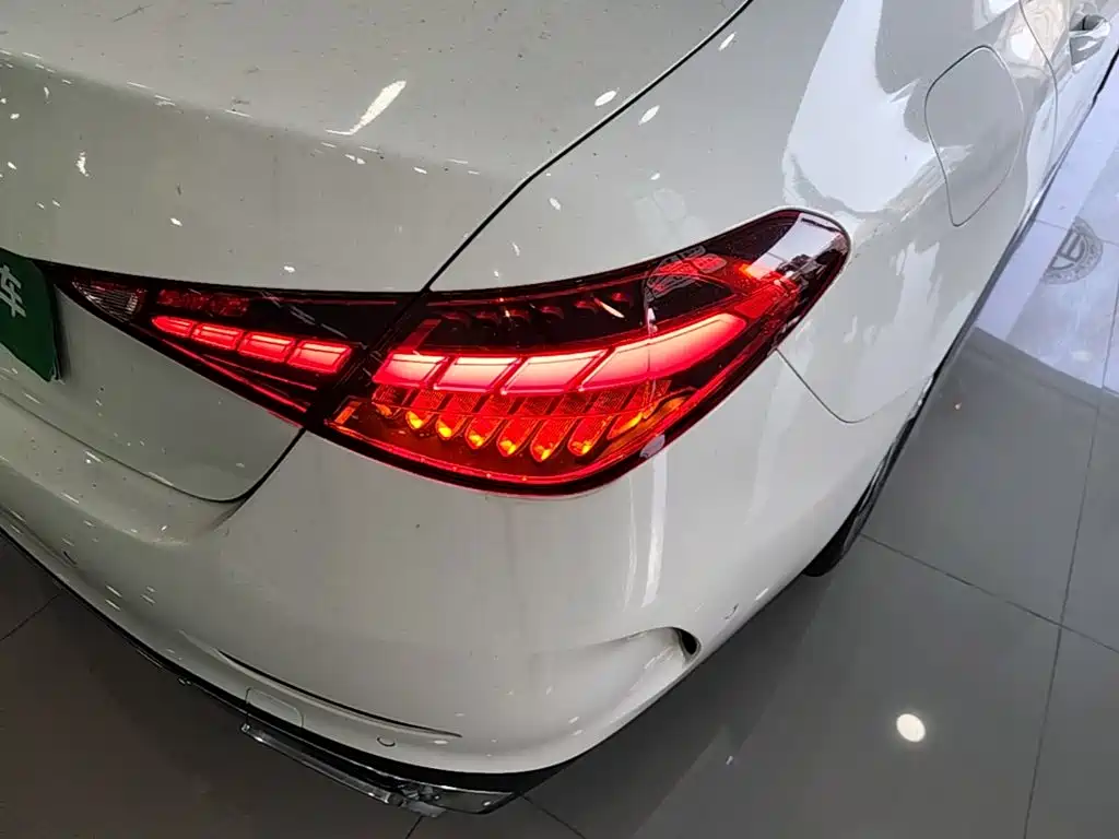 Mercedes-Benz C-Class — миниатюра 8