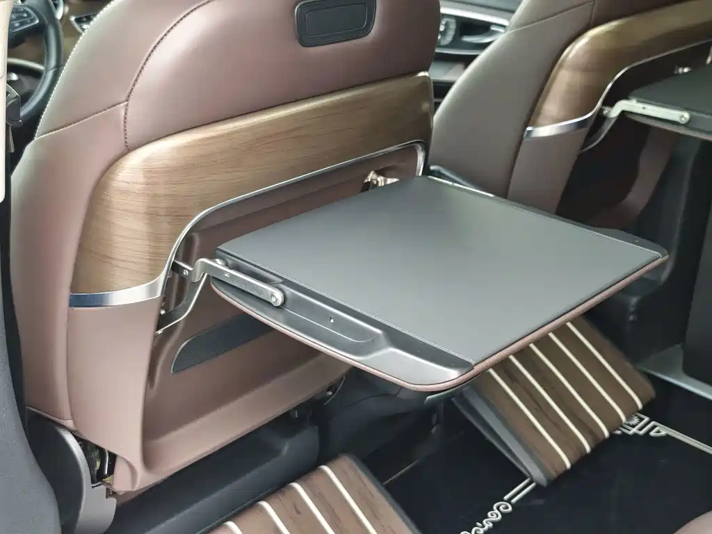 Mercedes-Benz V-Class — миниатюра 22