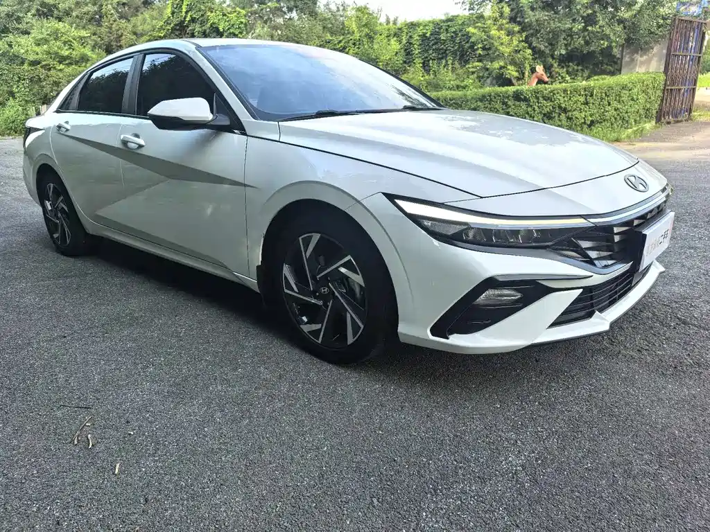 Hyundai Elantra — миниатюра 2