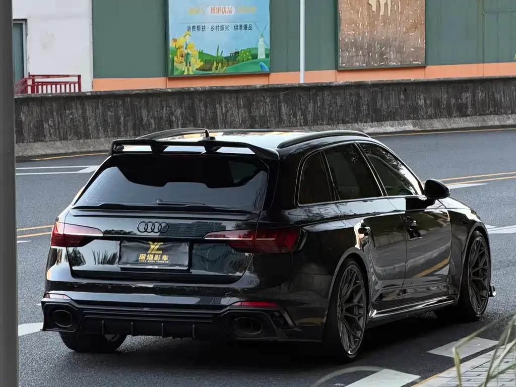 Audi RS 4 — миниатюра 7