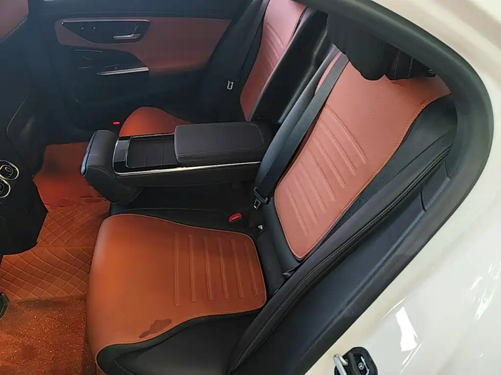 Mercedes-Benz C-Class — миниатюра 17