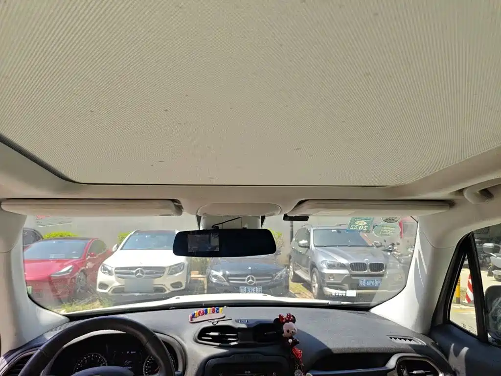 Jeep Renegade — миниатюра 9