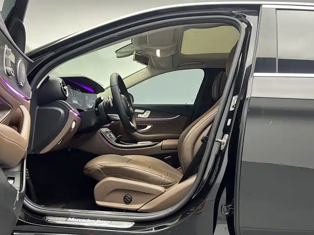 Mercedes-Benz E-Class — миниатюра 13