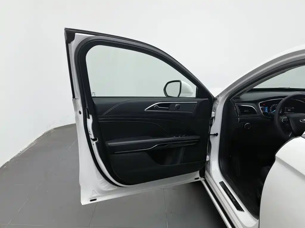 Ford Taurus — миниатюра 8