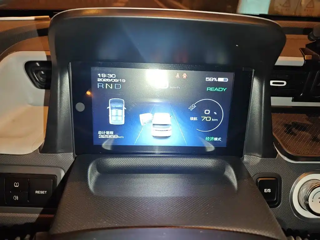 Wuling MINIEV — миниатюра 7
