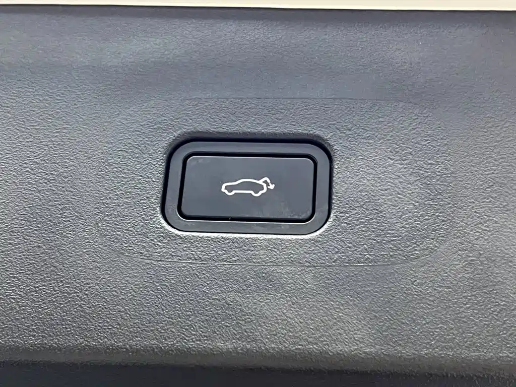 Lynk & Co 06 — миниатюра 18