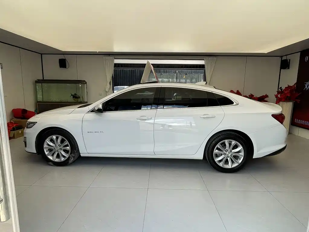 Chevrolet Malibu XL — миниатюра 3