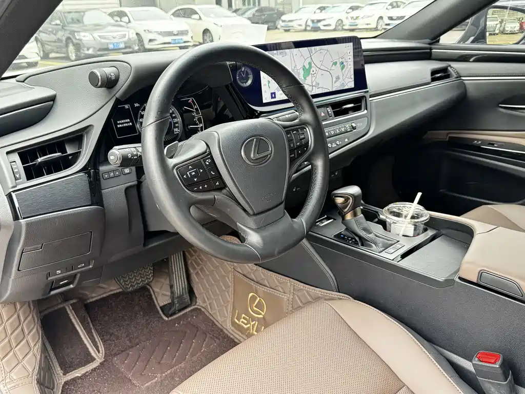 Lexus ES — миниатюра 9