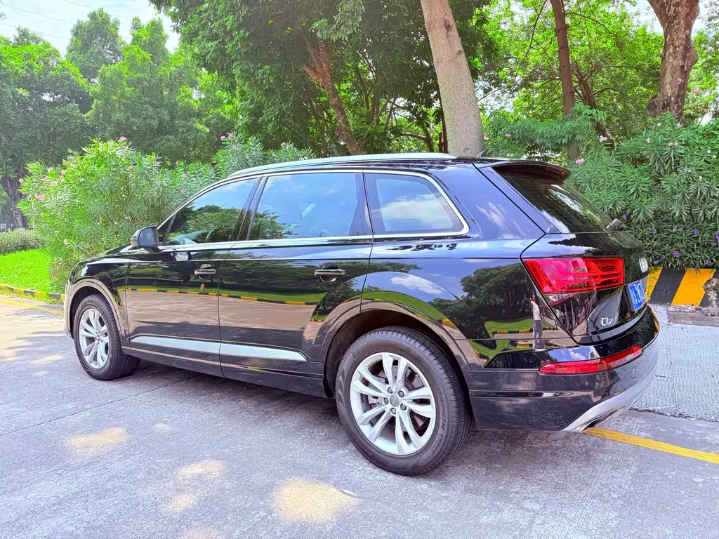 Audi Q7 — миниатюра 8