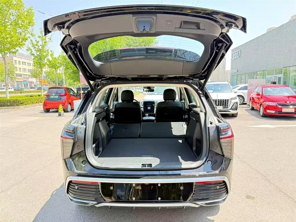 Hongqi HS3 PHEV 2025 125km 200