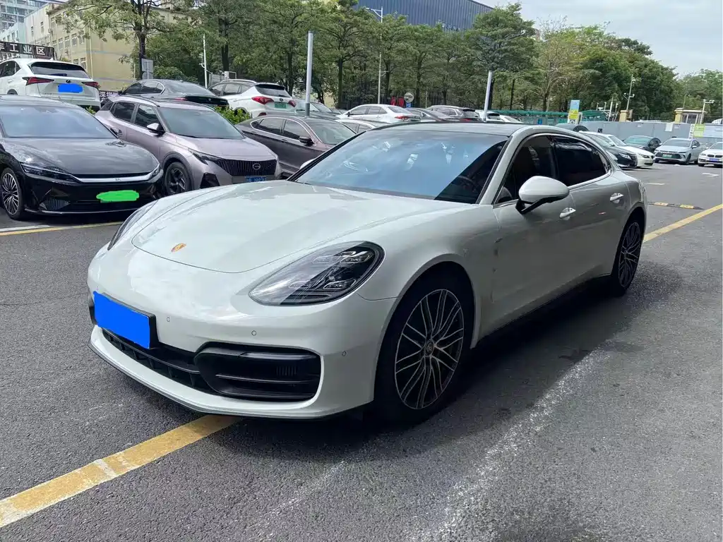 Porsche Panamera 2022