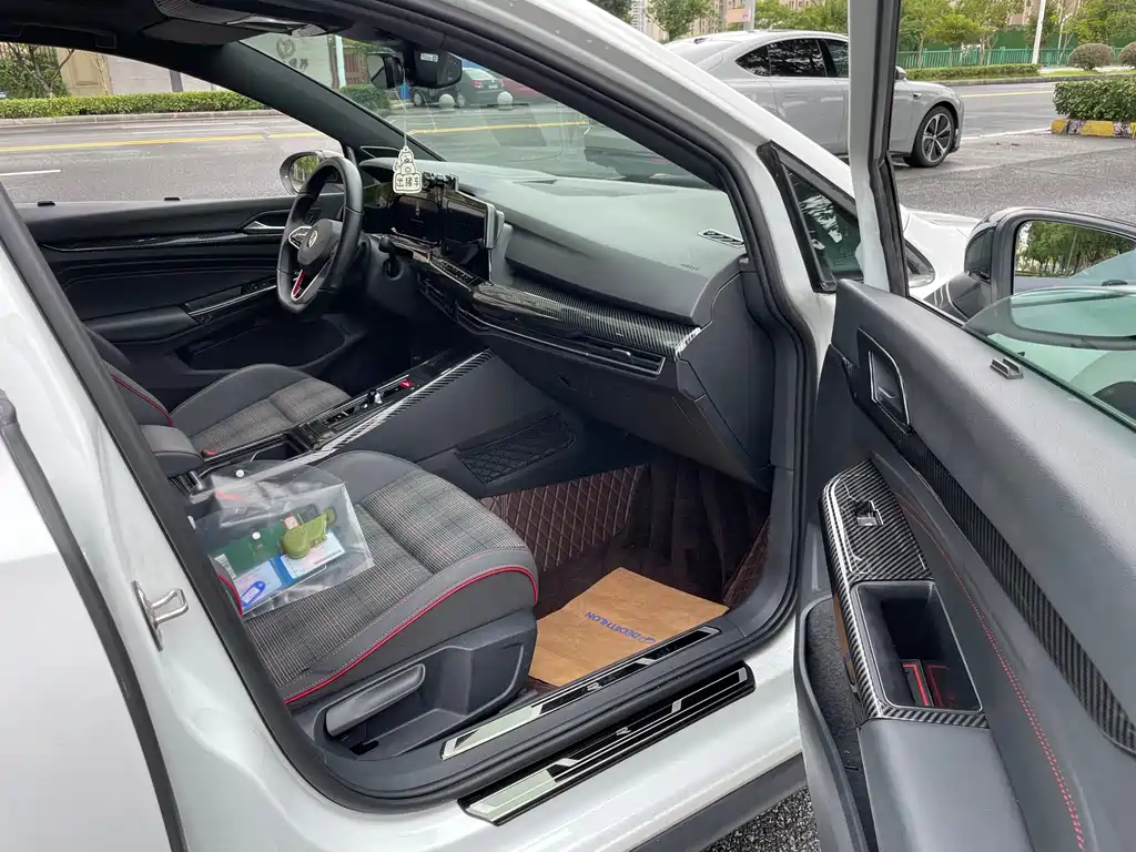 Volkswagen Golf GTI — миниатюра 8
