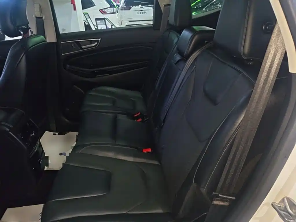 Ford Edge — миниатюра 17