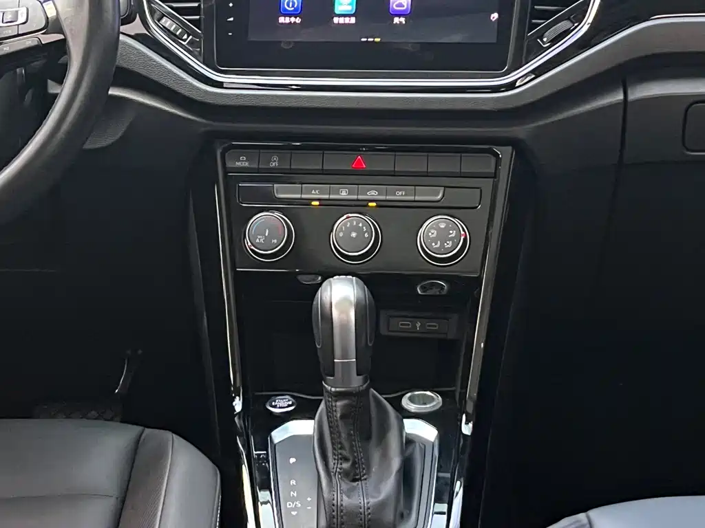 Volkswagen T-Roc — миниатюра 13