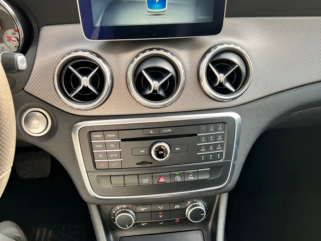Mercedes-Benz GLA — миниатюра 14