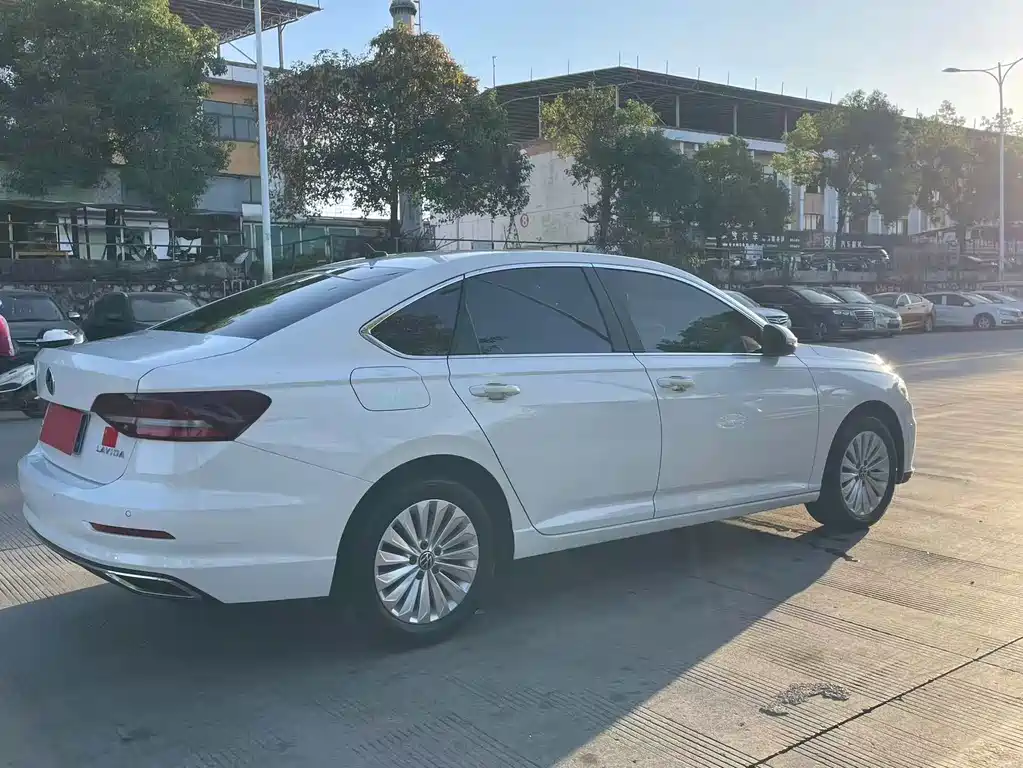 Volkswagen Lavida — миниатюра 9
