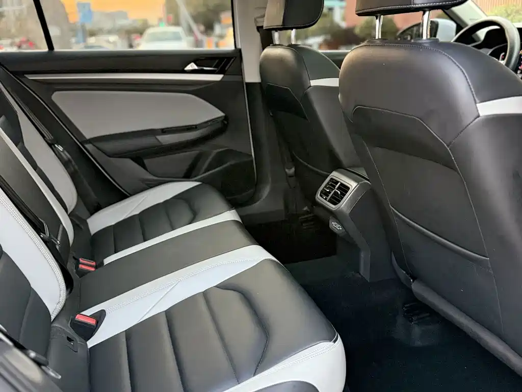 Volkswagen Bora — миниатюра 23
