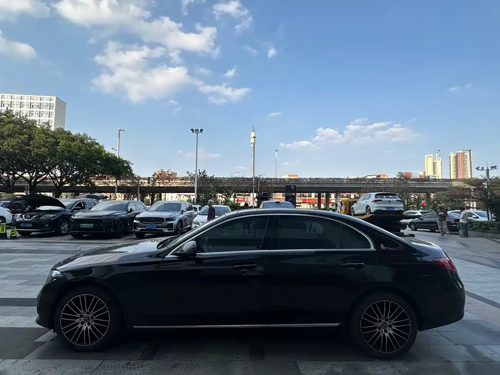 MERCEDES-BENZ C CLASS