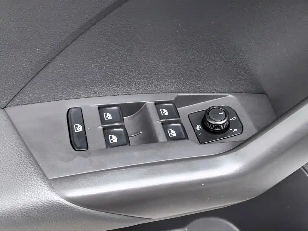 Volkswagen T-Cross — миниатюра 9