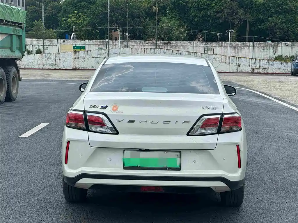 Venucia D60 EV — миниатюра 9