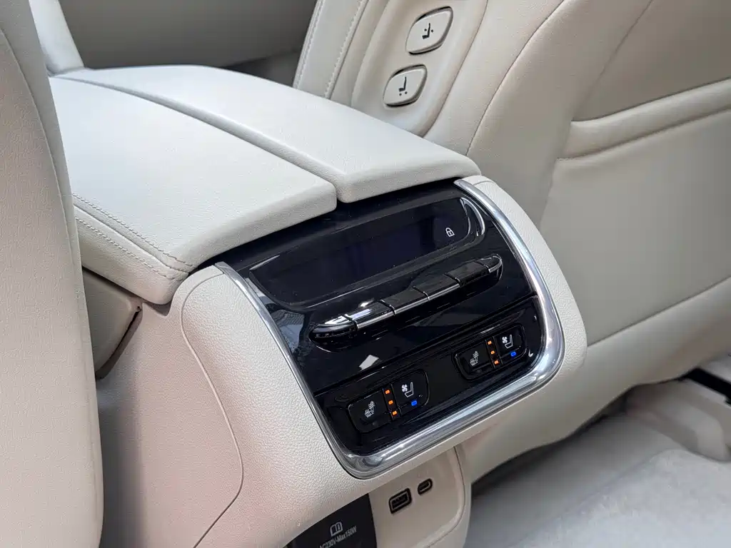 Buick Enclave — миниатюра 21