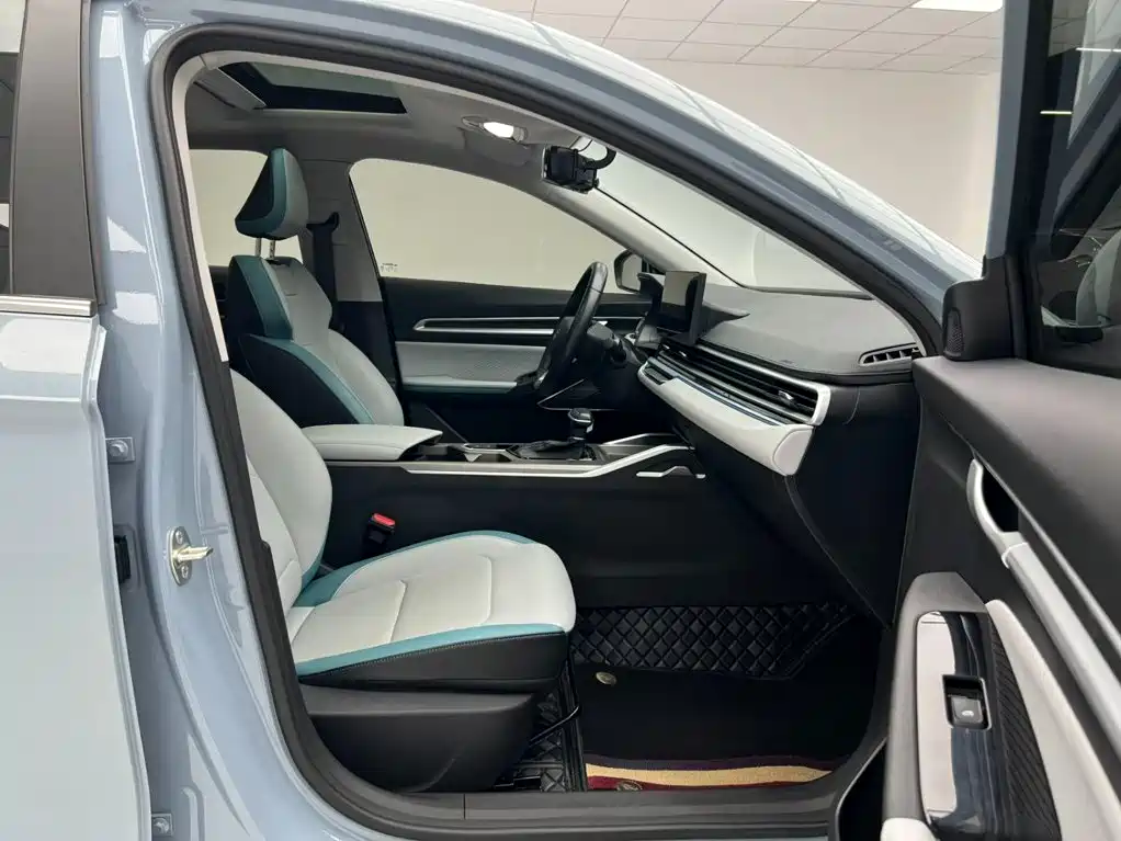 Geely Emgrand — миниатюра 6