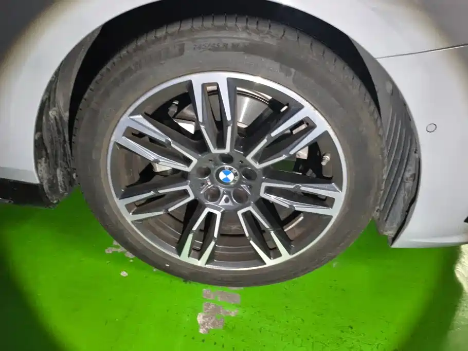 BMW 5 Series (Import) — миниатюра 6