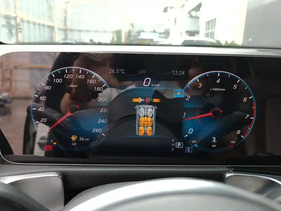 Mercedes-Benz GLB — миниатюра 14