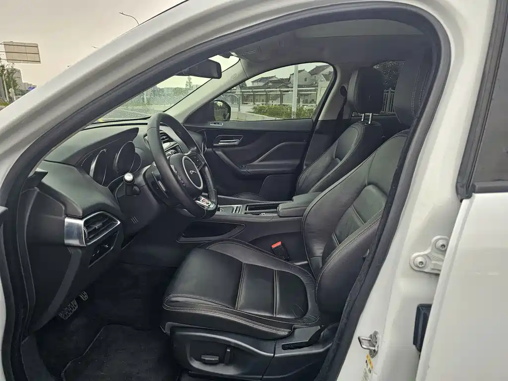 Jaguar F-PACE — миниатюра 4