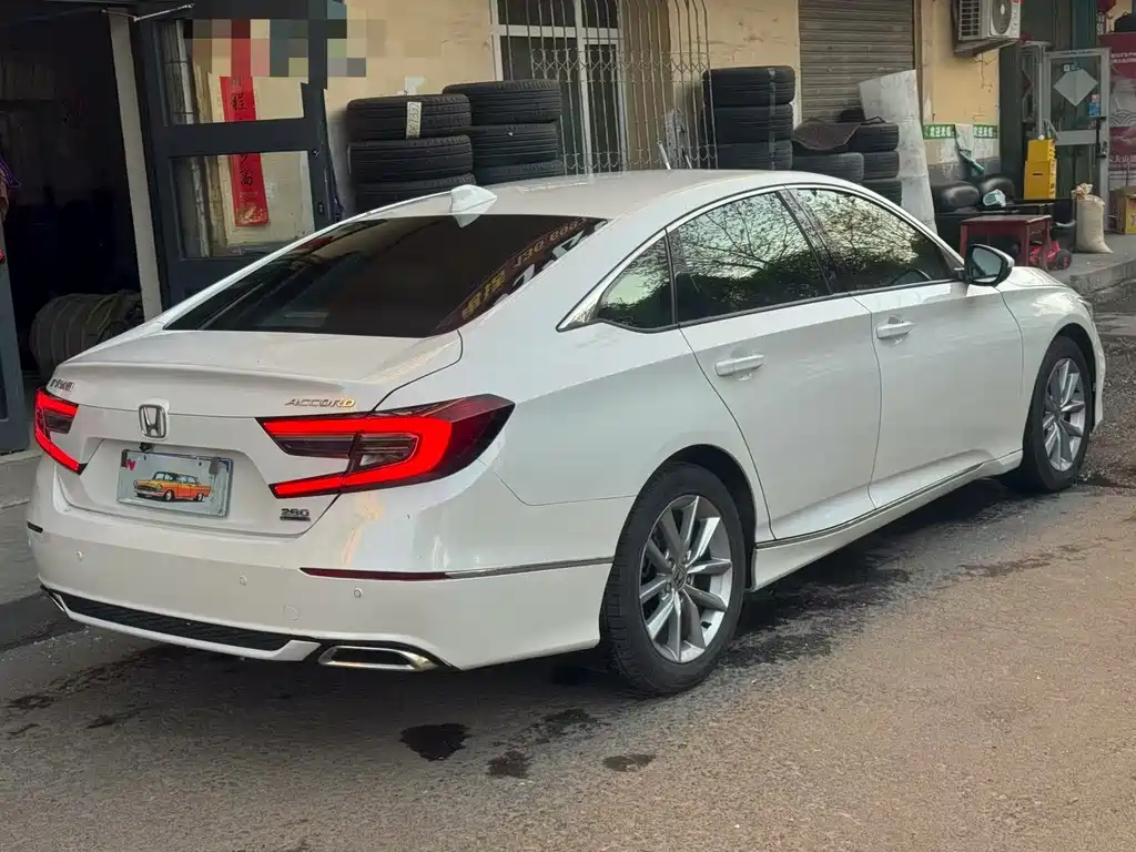 Honda Accord — миниатюра 9