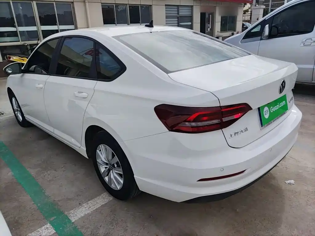 Volkswagen Lavida — миниатюра 5