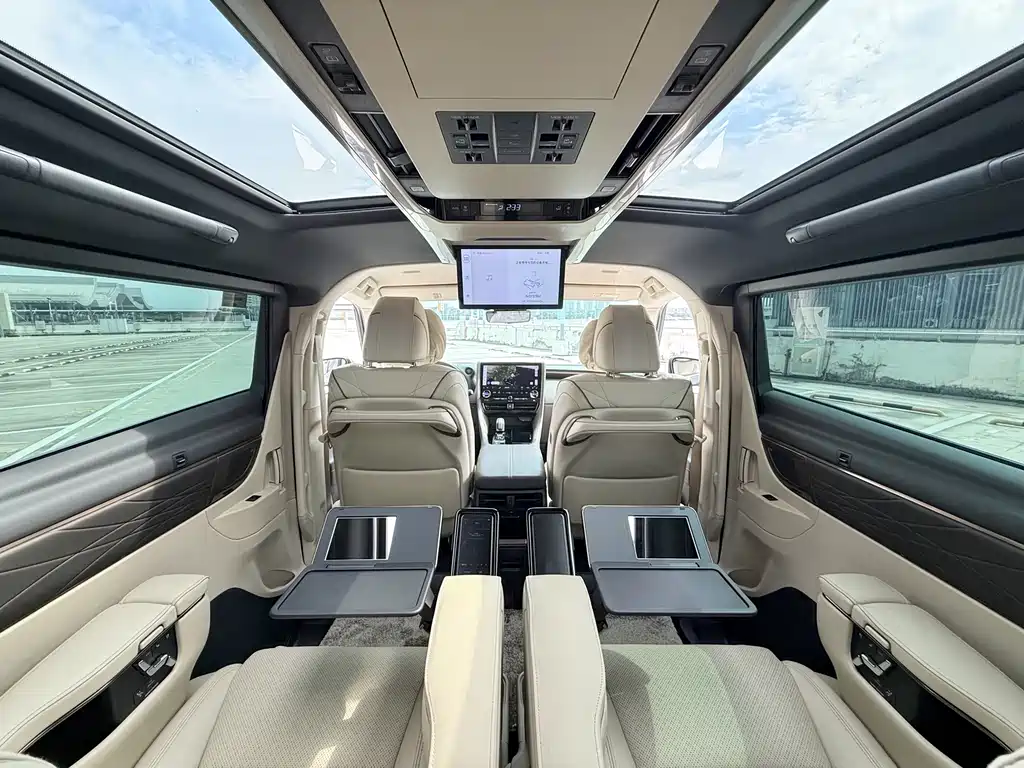 Toyota Vellfire — миниатюра 11
