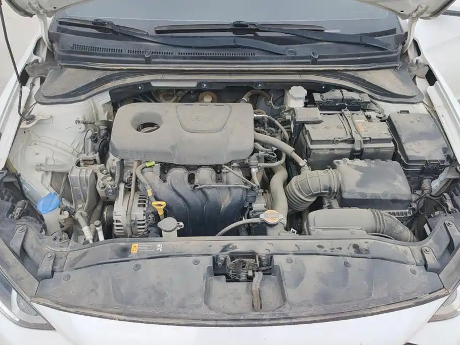 Hyundai Elantra — миниатюра 10