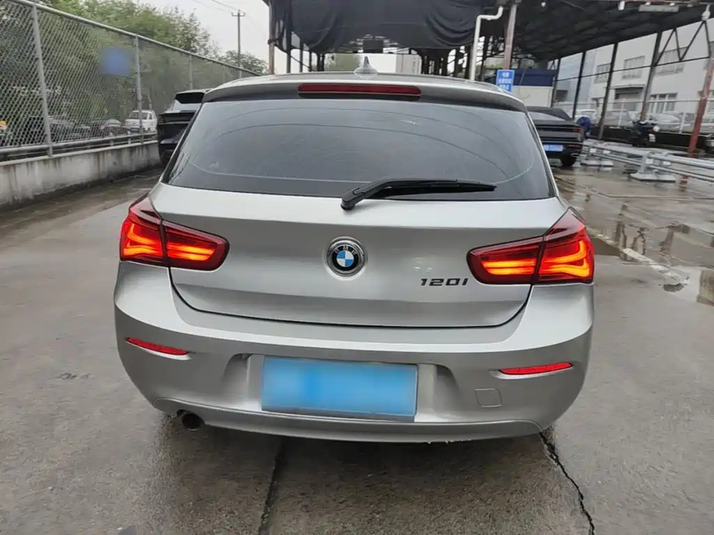 BMW 1 Series (Import) — миниатюра 6