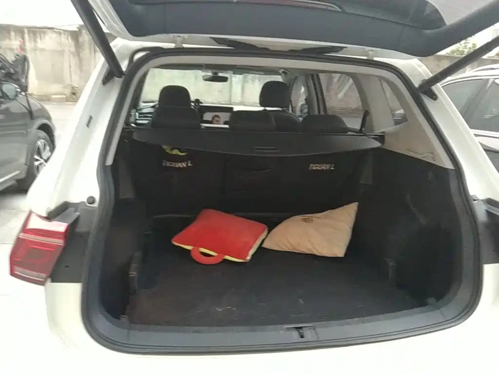 Volkswagen Tiguan L — миниатюра 19