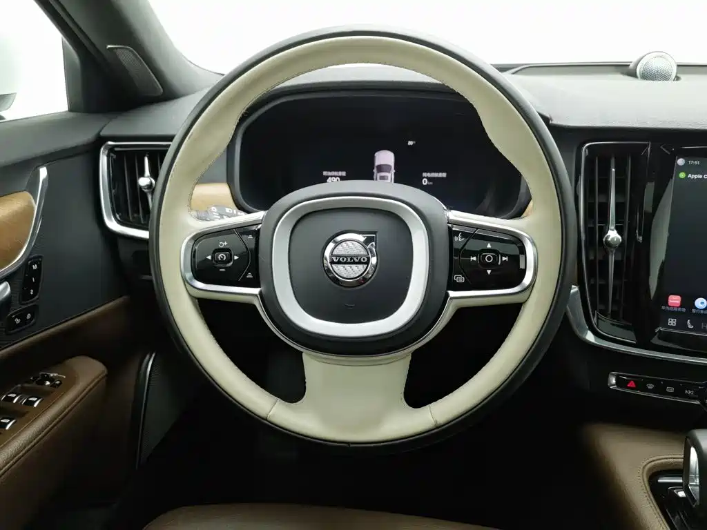 Volvo S90 PHEV — миниатюра 11